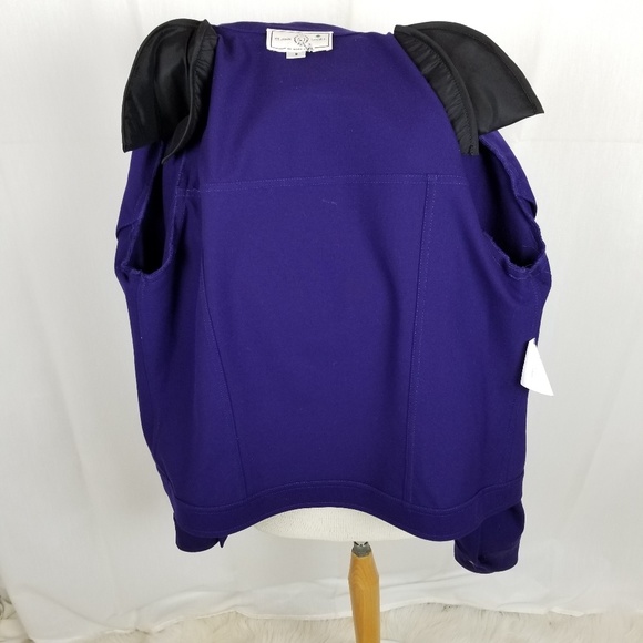 St. John Sport Jacket - Picture 8 of 8